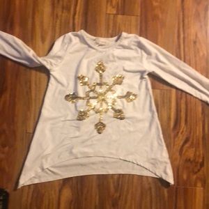 Girls size 7 snowflake shirt
